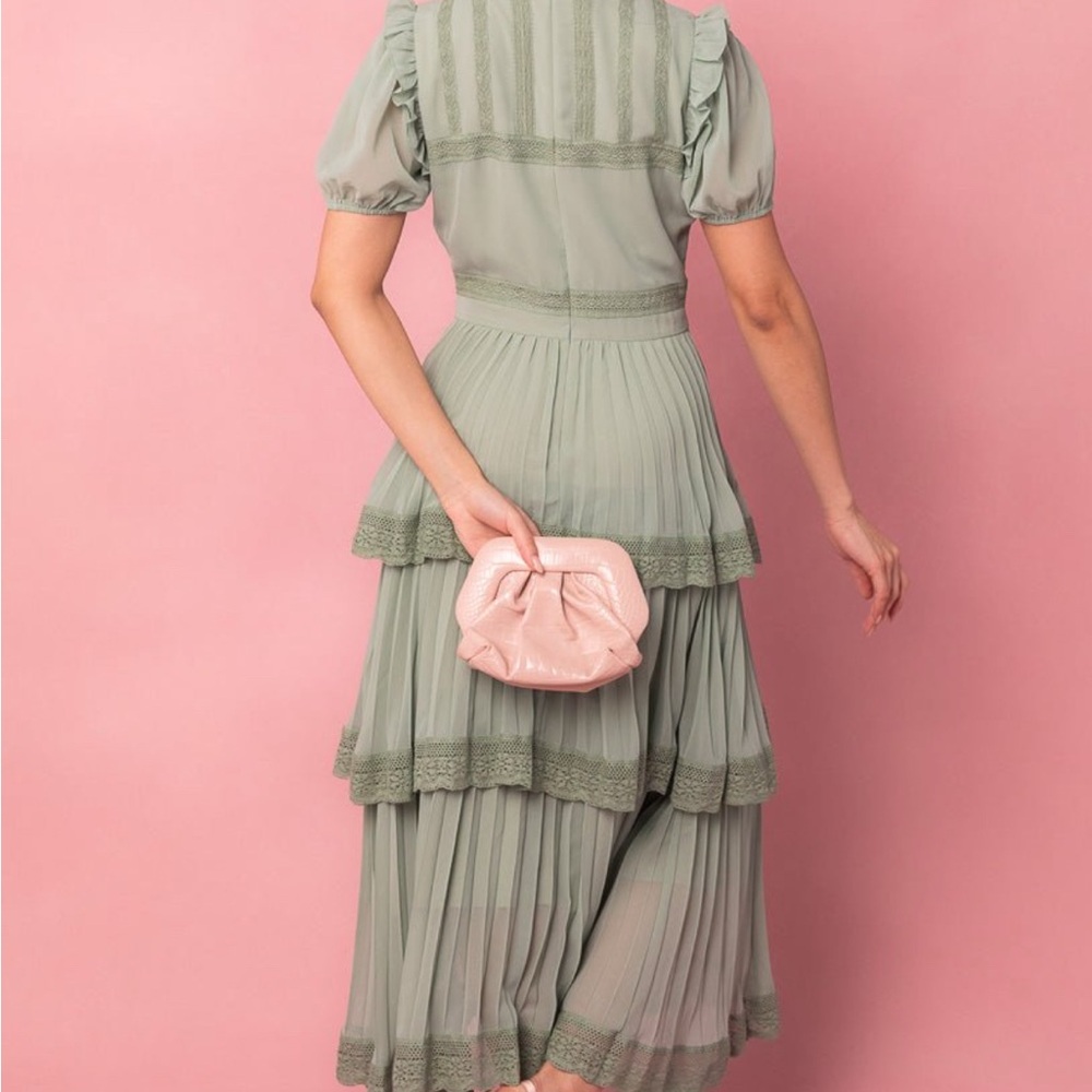 Ivy City Co Green Ruffled Midi Dress with Puff Sleeves New - Picture 4 of 13